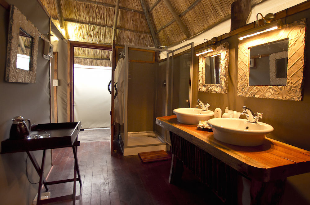Ivory Lodge Dete Exteriör bild