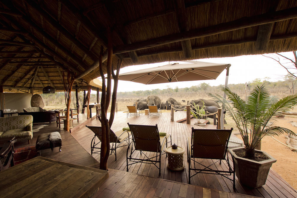 Ivory Lodge Dete Exteriör bild