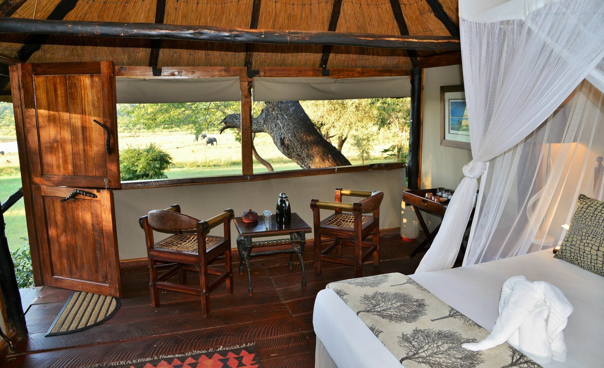 Ivory Lodge Dete Exteriör bild
